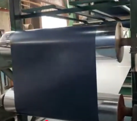 भवन सजावट मिश्र धातु 1060 H24 रंग लेपित एल्यूमीनियम शीट 0.28 X 914mm रेल 9016 एल्यूमीनियम कंपोजिट पैनल का उत्पादन