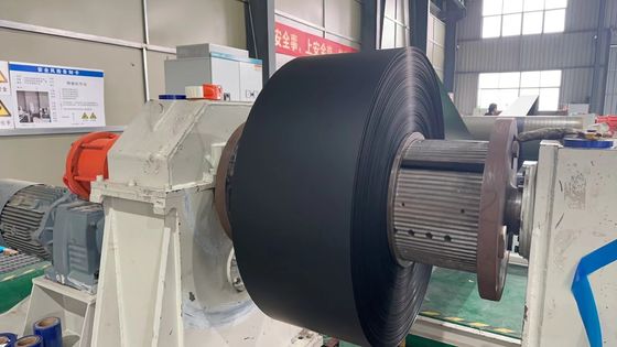 व्हाइट / ब्लैक आरएएल 9010 रंग कोटेड एल्यूमीनियम शीट कॉइल 3105 एच 44 में उत्पादन गटर या डाउनस्पॉट बनाने के लिए