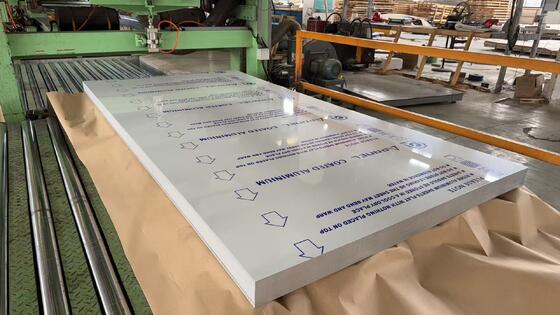 आंतरिक सजावट पैनल के लिए 0.03 इंच मोटाई दाग सतह खत्म प्री-पेंटेड एल्यूमिनियम शीट