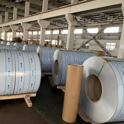 इनडोर छत सामग्री के लिए एल्यूमिनियम मिश्र धातु 3003 एल्यूमिनियम शीट (0.6–0.9 मिमी | कस्टम चौड़ाई | आरएएल कोटिंग)