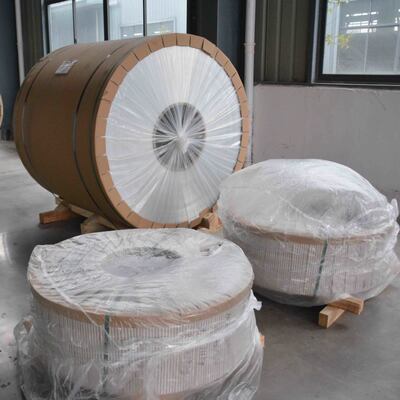 0.027' x 11.75' 15' रंगीन एल्यूमीनियम गटर कॉइल रेनवाटर कलेक्शन सिस्टम के लिए सफेद पॉलिएस्टर कोटिंग