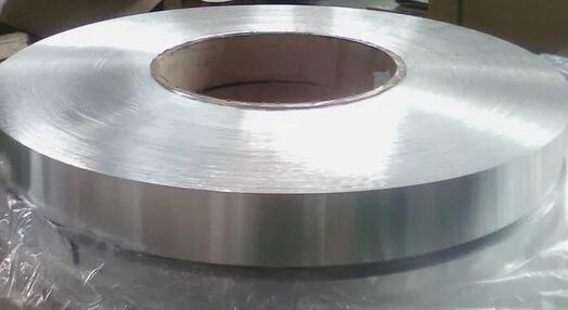 रोलेबल रिज वेंटिलेशन टेप बनाने के लिए 0.10 मिमी मोटाई 45 मिमी चौड़ाई प्रीपेंटेड एल्यूमिनियम फॉयल कॉइल