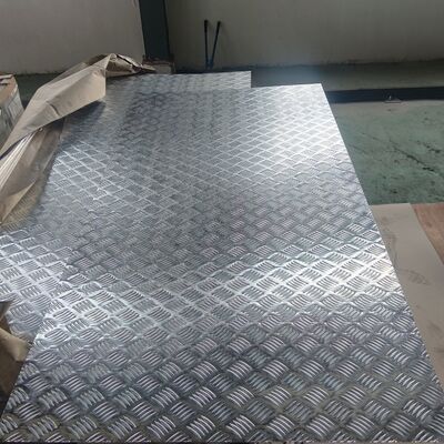 टूल बॉक्स के लिए एल्युमीनियम मिश्र धातु 1050 एल्युमीनियम चेकर प्लेट | मोटाई 1.2-3.0 मिमी | चौड़ाई 1000-1500 मिमी | फाइव-बार या डायमंड पैटर्न | मिल फिनिश या पॉलिश